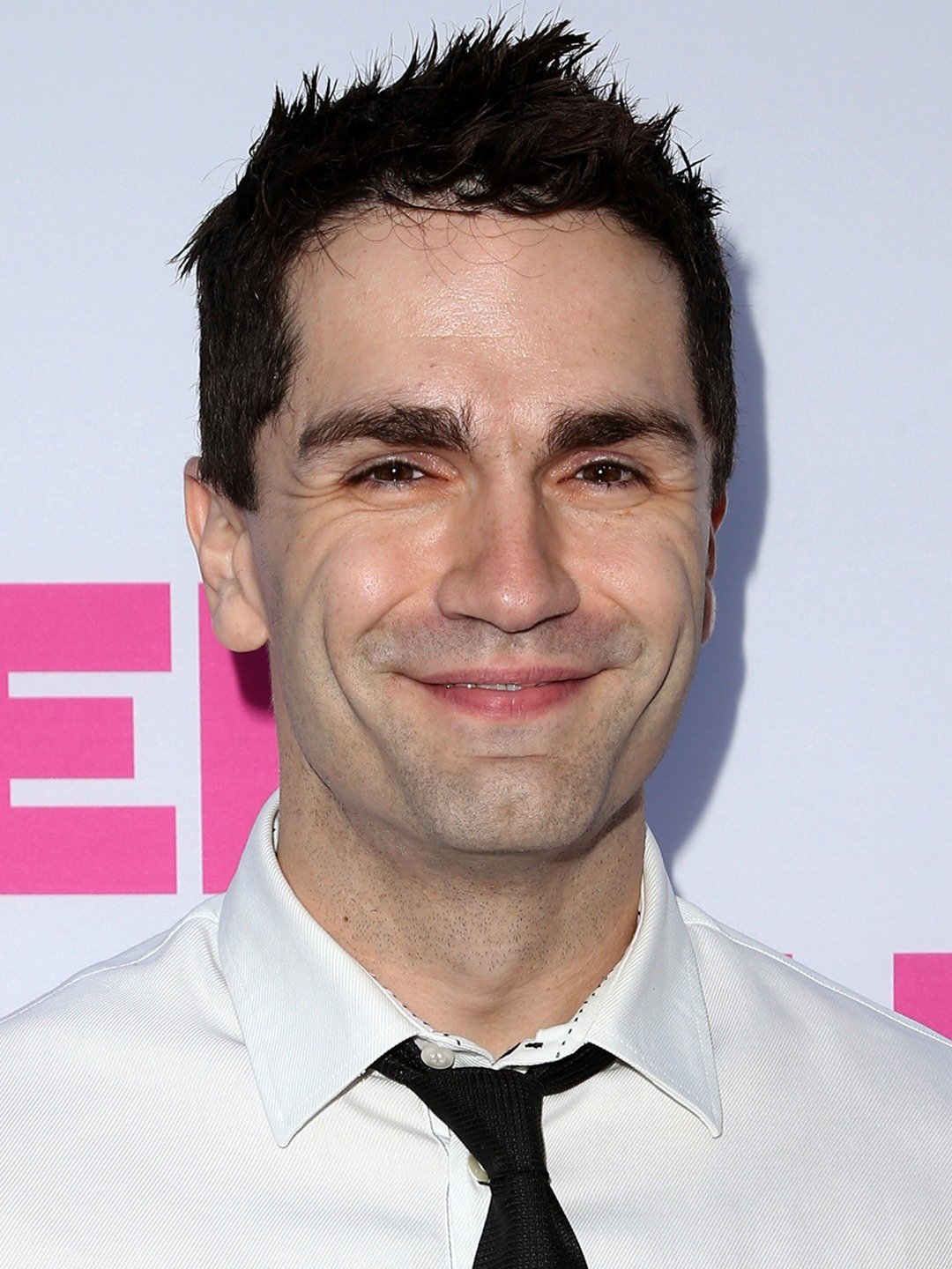 How tall is Sam Witwer?